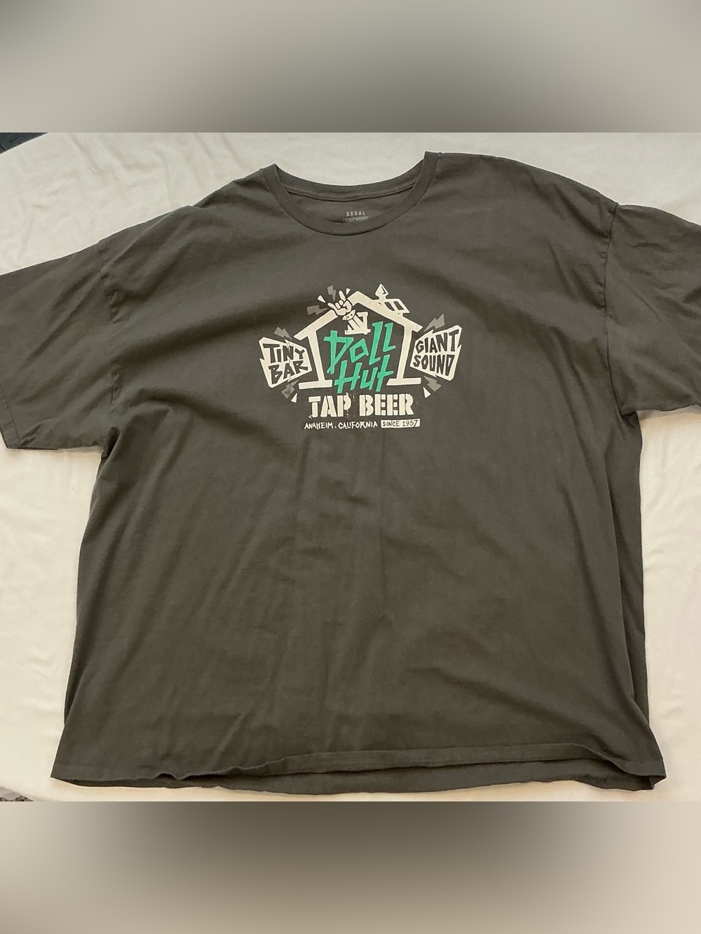 4X Tap Hut Tap Beer Graphic Tee - Charcoal